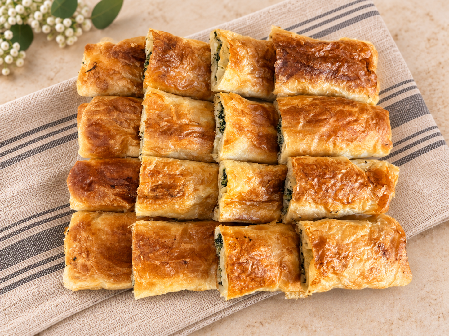 Мини банички със спанак и сирене с мини банички